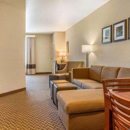 Comfort Inn & Suites Galt - Lodi North Ngoại thất bức ảnh
