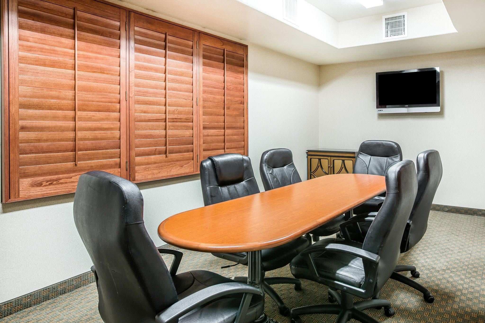 Comfort Inn & Suites Galt - Lodi North Ngoại thất bức ảnh
