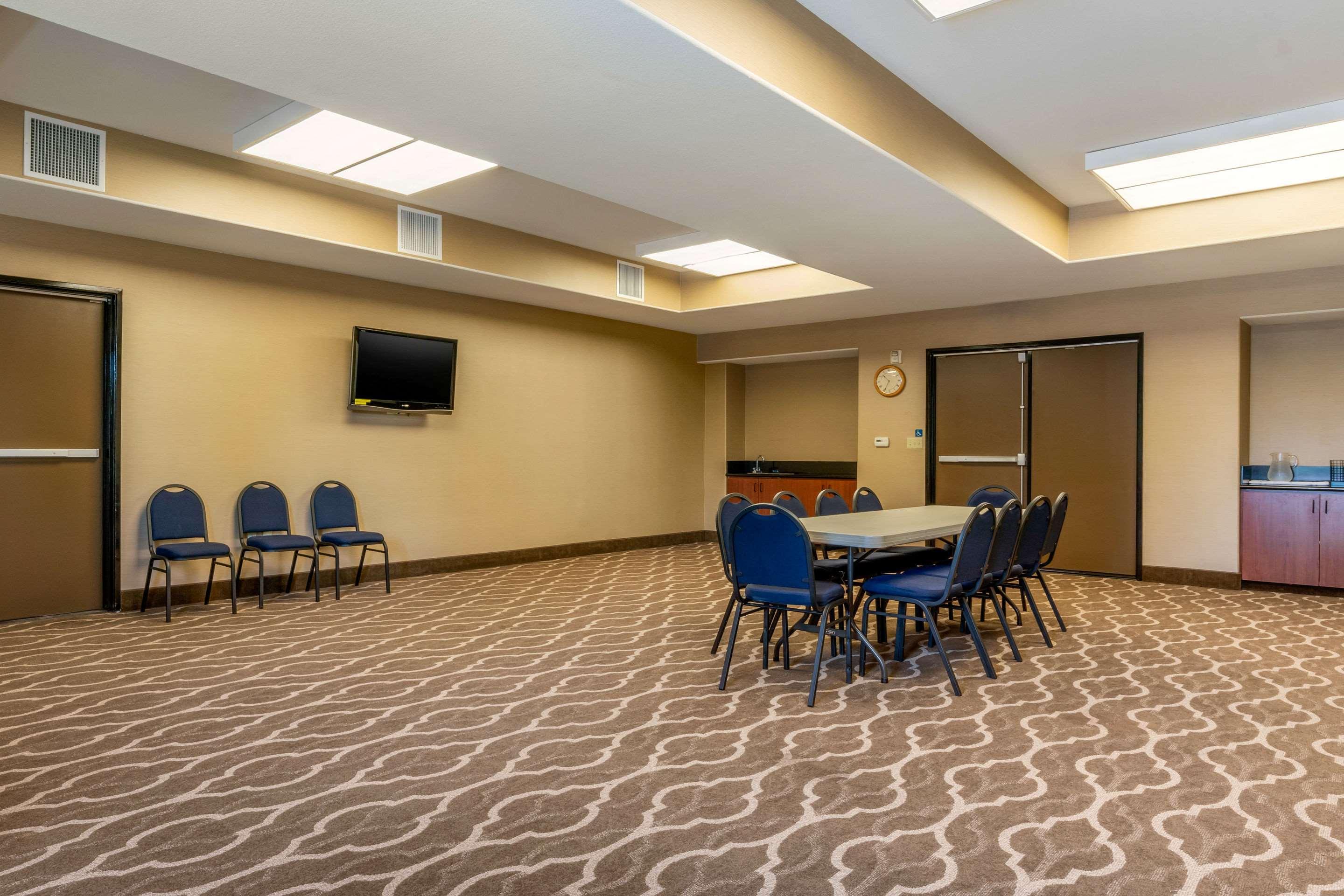 Comfort Inn & Suites Galt - Lodi North Ngoại thất bức ảnh